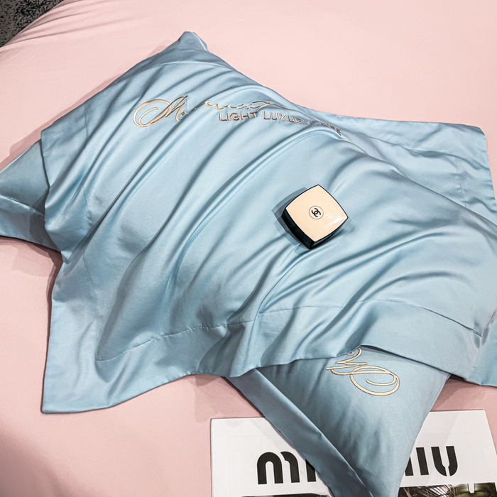 91家纺网 家纺一手货源 找家纺 悦织湾家纺 亲肤120克水洗棉磨毛刺绣纯色四件套2025新款轻奢韩版公主风精致床上用品绣花4件套 宽境天蓝