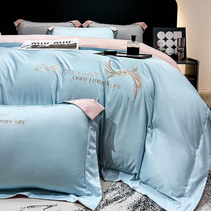 91家纺网 家纺一手货源 找家纺 悦织湾家纺 亲肤120克水洗棉磨毛刺绣纯色四件套2025新款轻奢韩版公主风精致床上用品绣花4件套 宽境天蓝