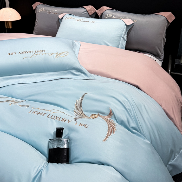 91家纺网 家纺一手货源 找家纺 悦织湾家纺 亲肤120克水洗棉磨毛刺绣纯色四件套2025新款轻奢韩版公主风精致床上用品绣花4件套 宽境天蓝