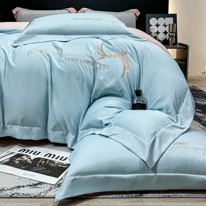 91家纺网 家纺一手货源 找家纺 悦织湾家纺 亲肤120克水洗棉磨毛刺绣纯色四件套2025新款轻奢韩版公主风精致床上用品绣花4件套 宽境天蓝