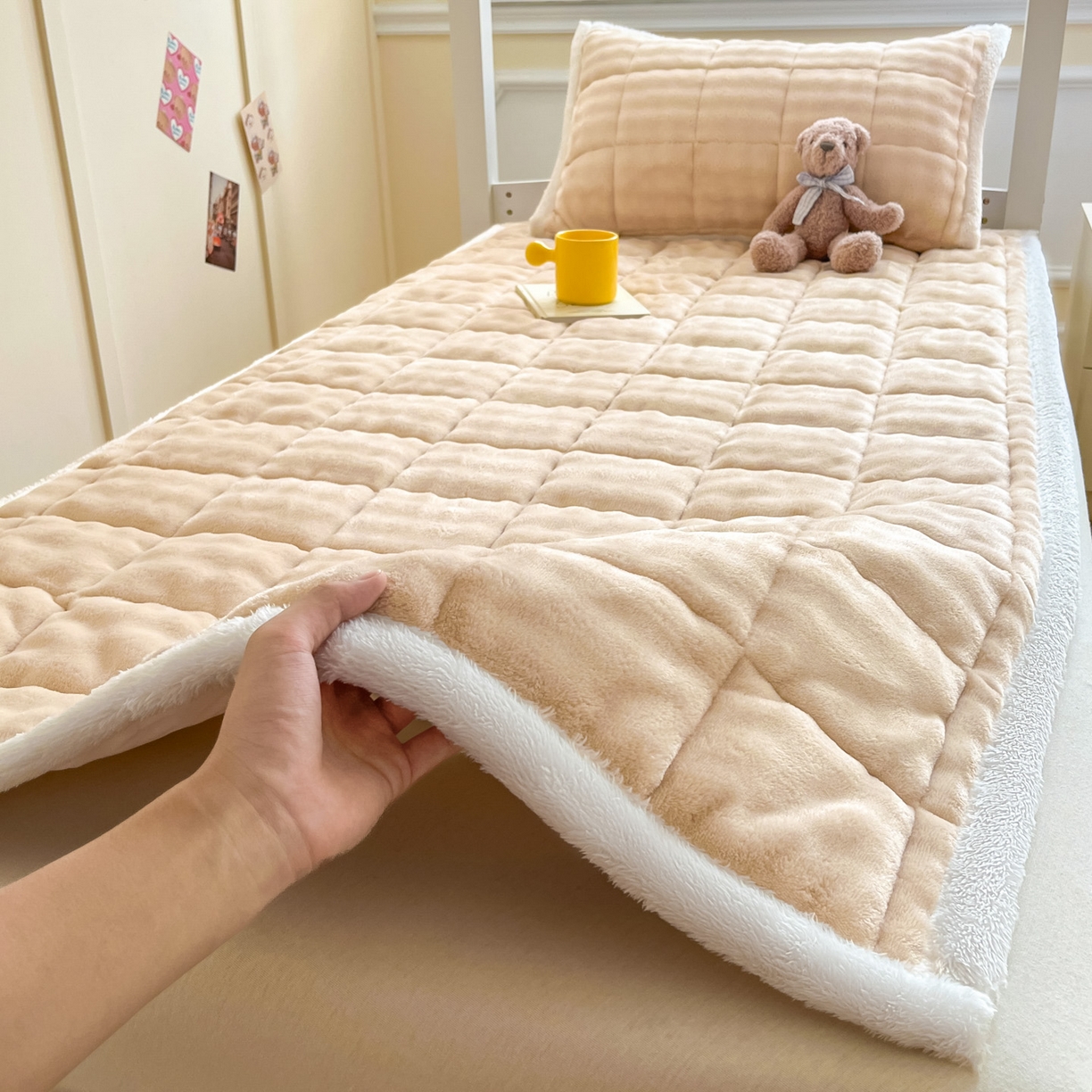 91家纺网 家纺一手货源 找家纺 缦吉 2025新款泡泡兔毛牛奶绒床垫 冬日奶咖（全网最低）