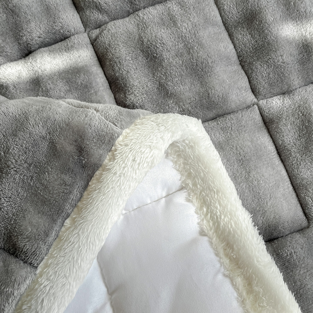 91家纺网 家纺一手货源 找家纺 缦吉 2025新款泡泡兔毛牛奶绒床垫 繁星满天（全网最低）