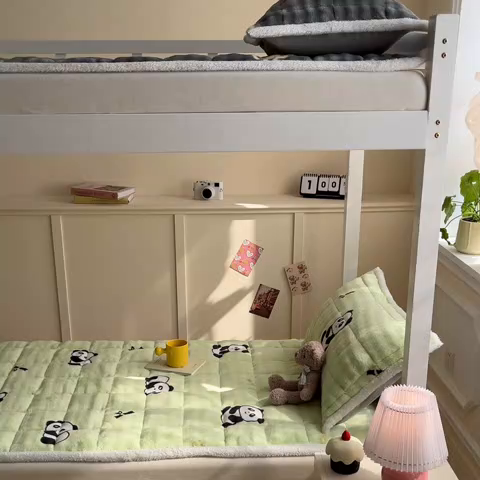 91家纺网 家纺一手货源 找家纺 缦吉 2025新款泡泡兔毛牛奶绒床垫 熊猫乐园（全网最低）