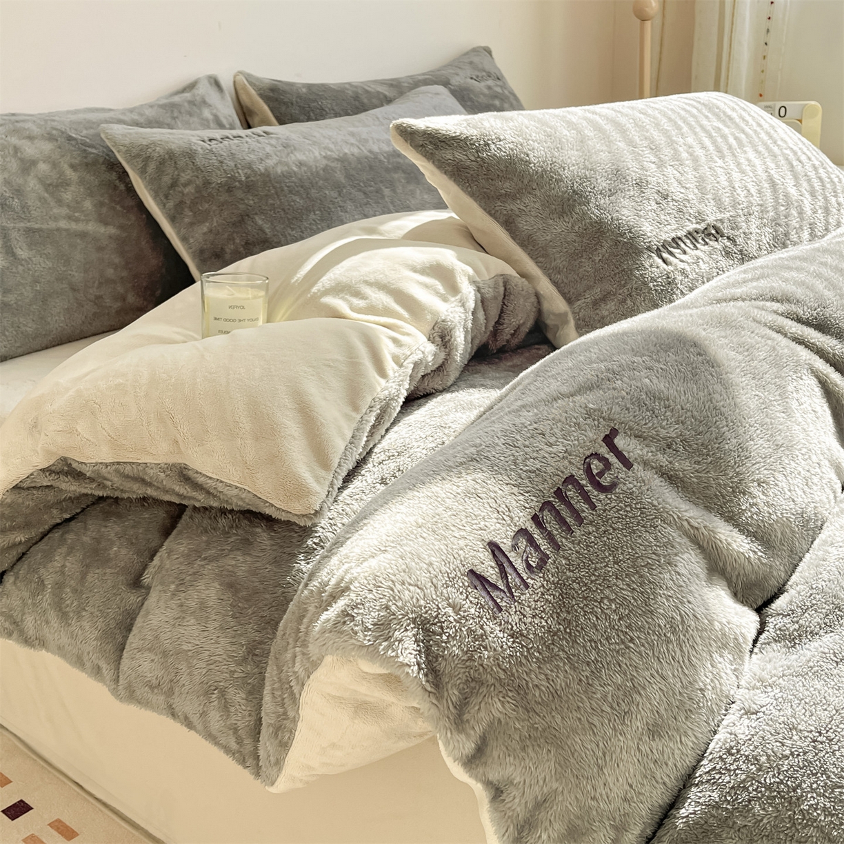 91家纺网 家纺一手货源 找家纺 （总）梦幻之城 2025新款牛奶绒刺绣四件套-凯勒系列B款