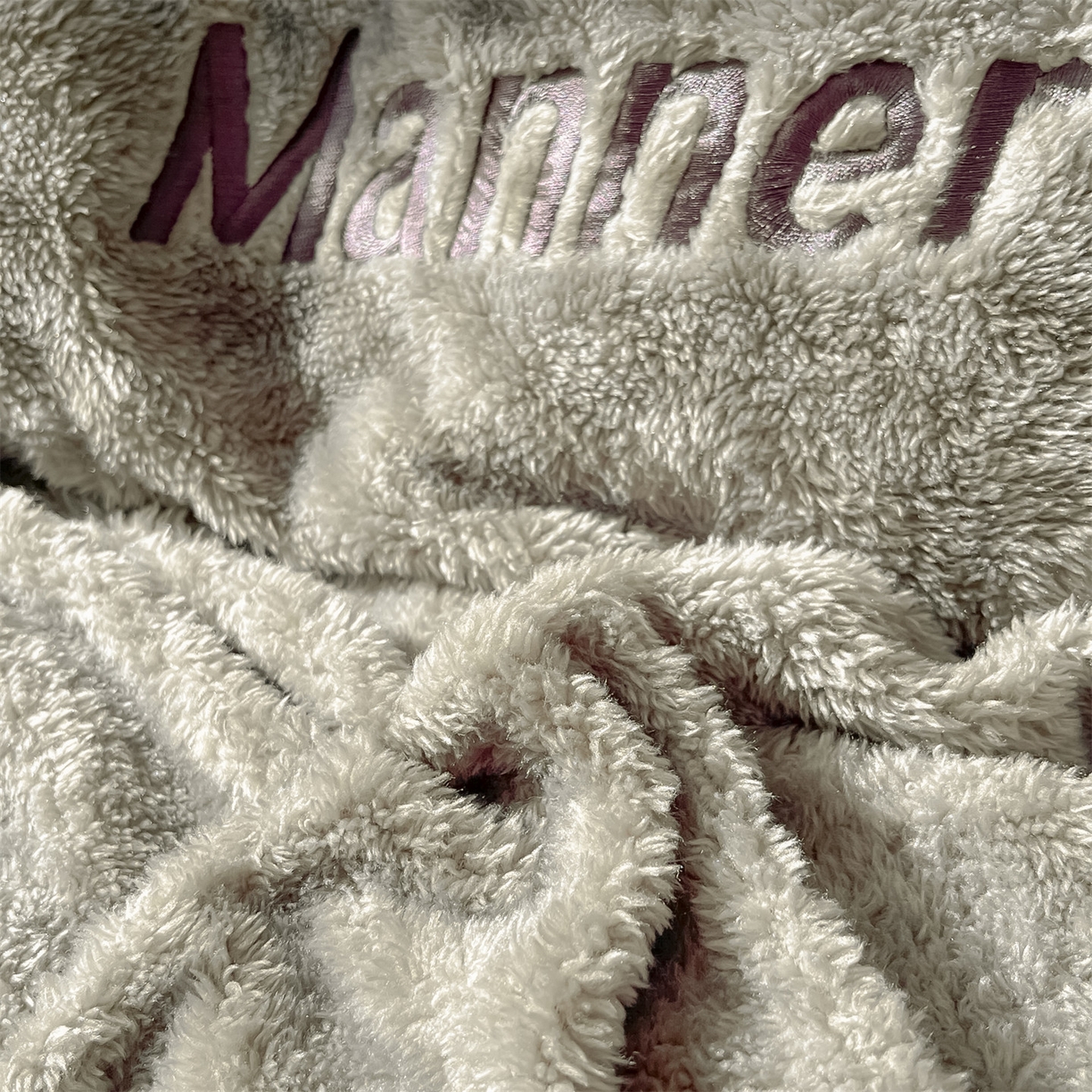 91家纺网 家纺一手货源 找家纺 （总）梦幻之城 2025新款牛奶绒刺绣四件套-凯勒系列B款