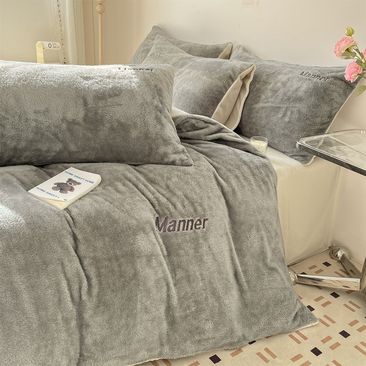 91家纺网 家纺一手货源 找家纺 （总）梦幻之城 2025新款牛奶绒刺绣四件套-凯勒系列B款