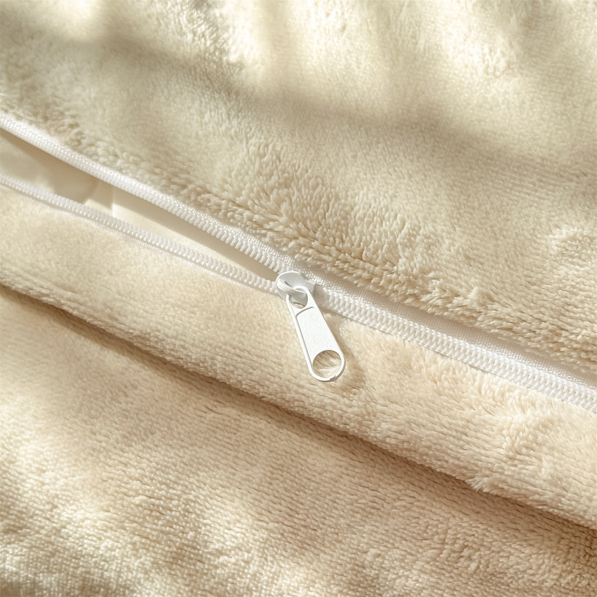 91家纺网 家纺一手货源 找家纺 （总）梦幻之城 2025新款牛奶绒刺绣四件套-凯勒系列B款