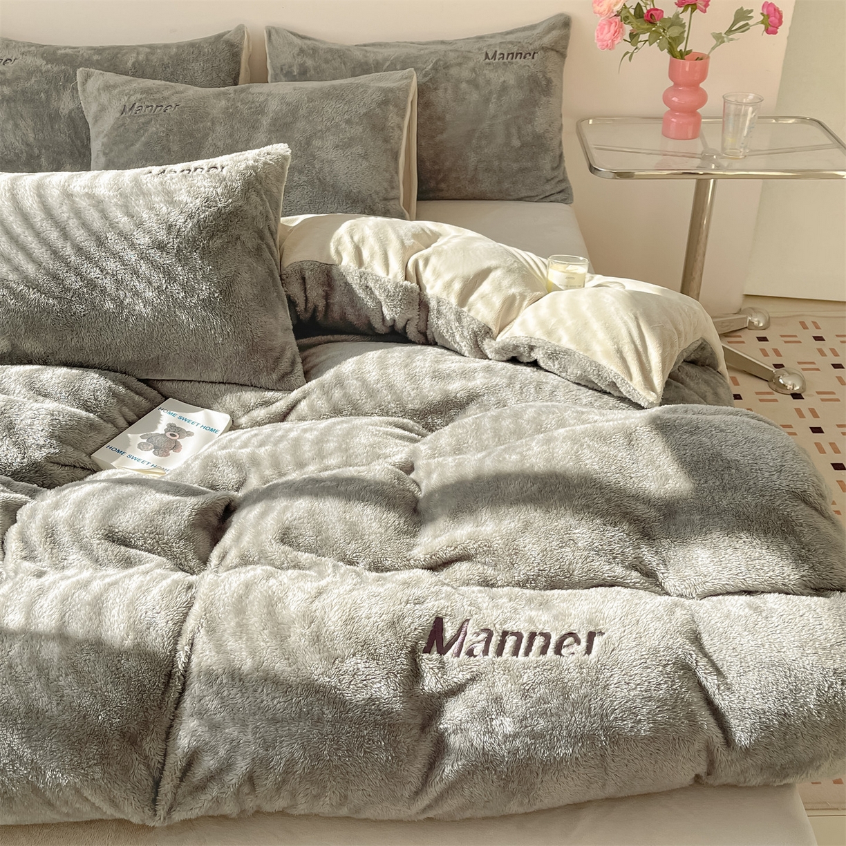 91家纺网 家纺一手货源 找家纺 （总）梦幻之城 2025新款牛奶绒刺绣四件套-凯勒系列B款