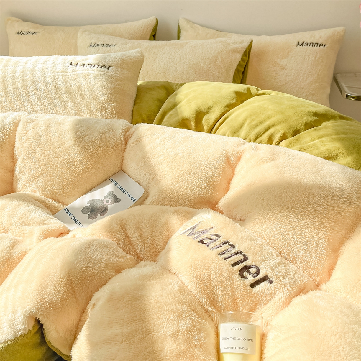 91家纺网 家纺一手货源 找家纺 梦幻之城 2025新款牛奶绒刺绣四件套-凯勒系列B款 凯勒-暖黄+苹果绿