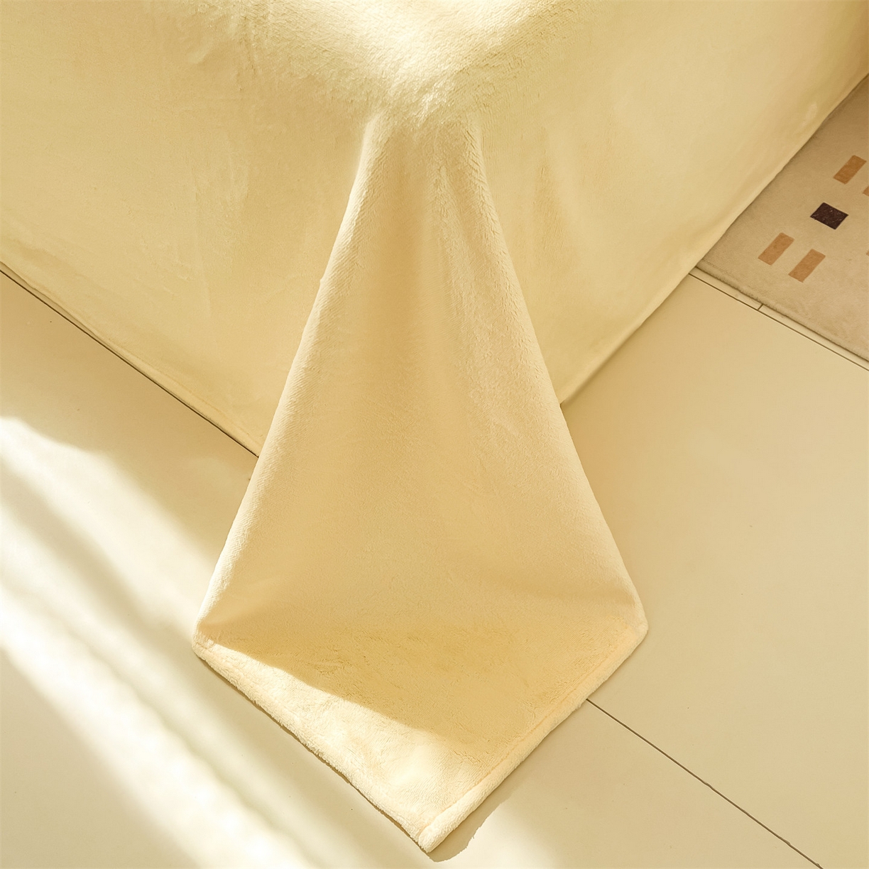 91家纺网 家纺一手货源 找家纺 梦幻之城 2025新款牛奶绒刺绣四件套-凯勒系列B款 凯勒-奶芋色+暖黄