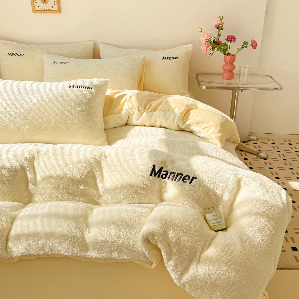 91家纺网 家纺一手货源 找家纺 梦幻之城 2025新款牛奶绒刺绣四件套-凯勒系列B款 凯勒-奶芋色+暖黄