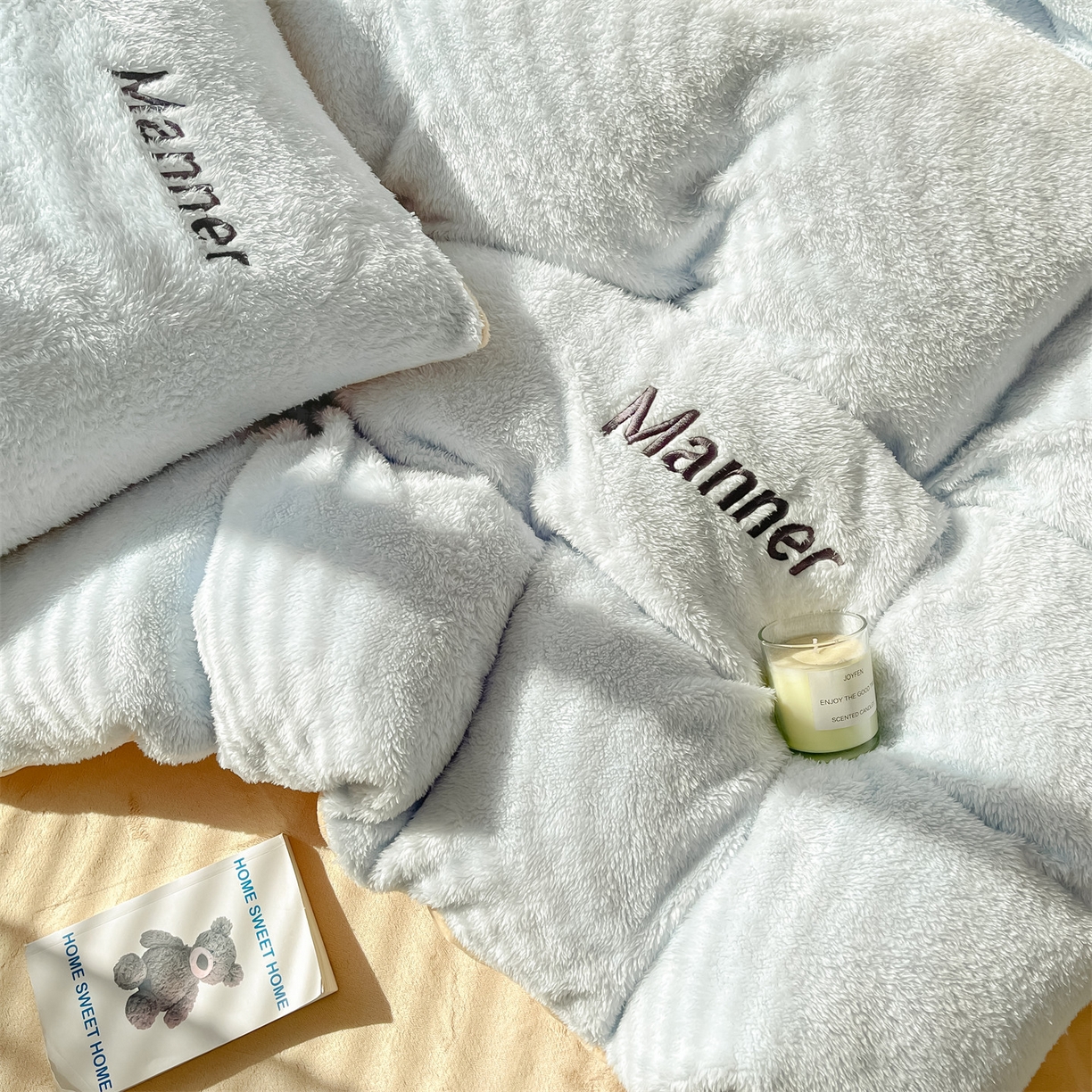 91家纺网 家纺一手货源 找家纺 梦幻之城 2025新款牛奶绒刺绣四件套-凯勒系列B款 凯勒-尼罗兰+香槟色