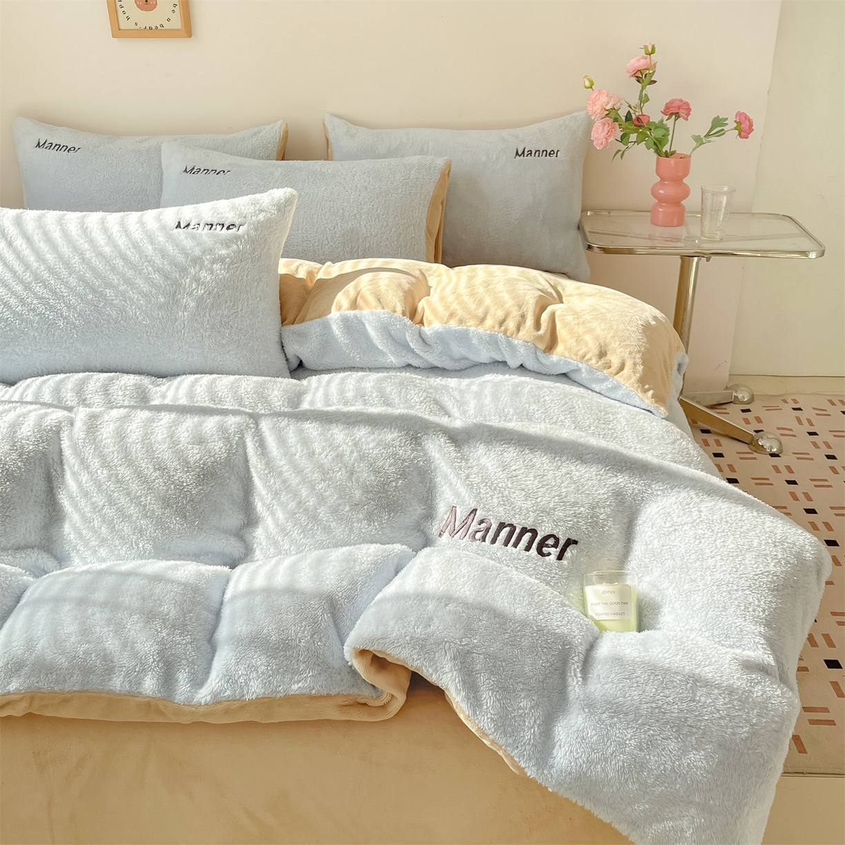 91家纺网 家纺一手货源 找家纺 梦幻之城 2025新款牛奶绒刺绣四件套-凯勒系列B款 凯勒-尼罗兰+香槟色