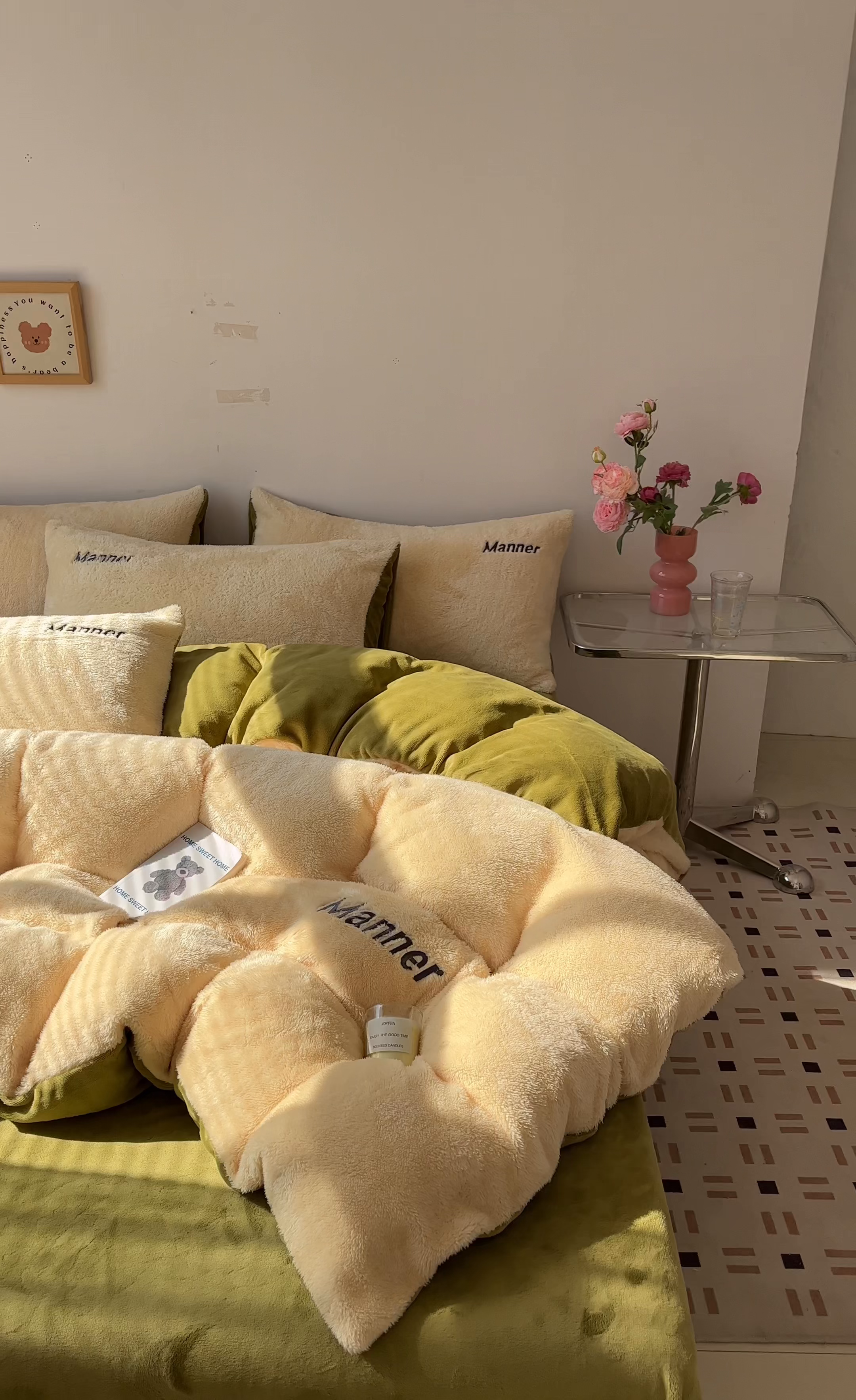 91家纺网 家纺一手货源 找家纺 梦幻之城 2025新款牛奶绒刺绣四件套-凯勒系列B款 凯勒-暖黄+苹果绿