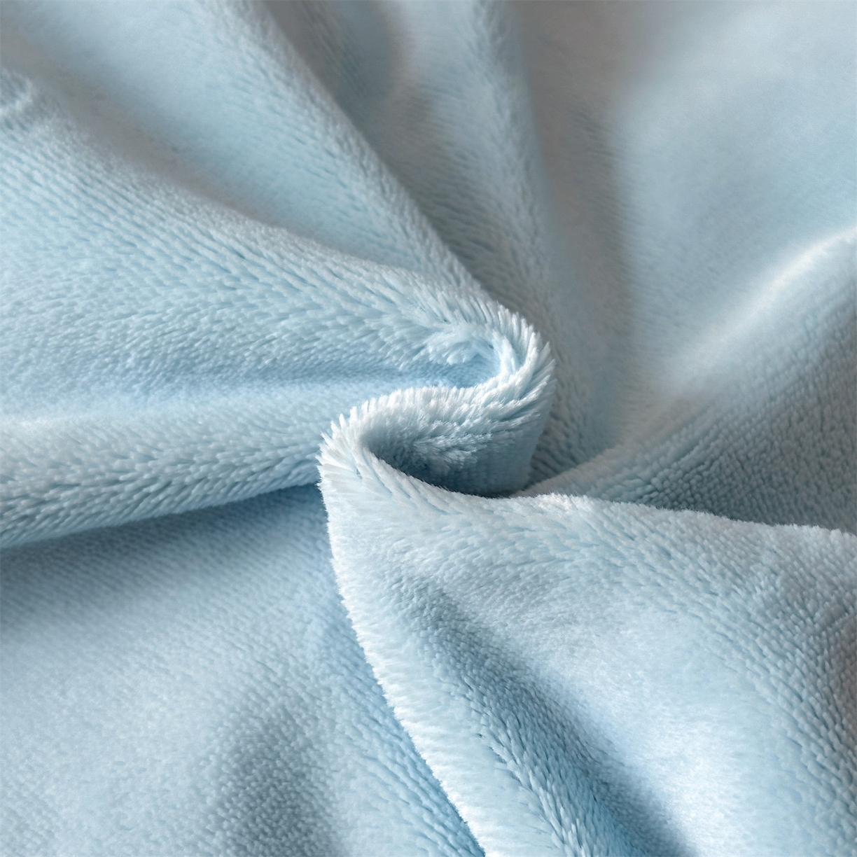 91家纺网 家纺一手货源 找家纺 梦幻之城 2025新款牛奶绒刺绣款四件套-苏缦 天空蓝