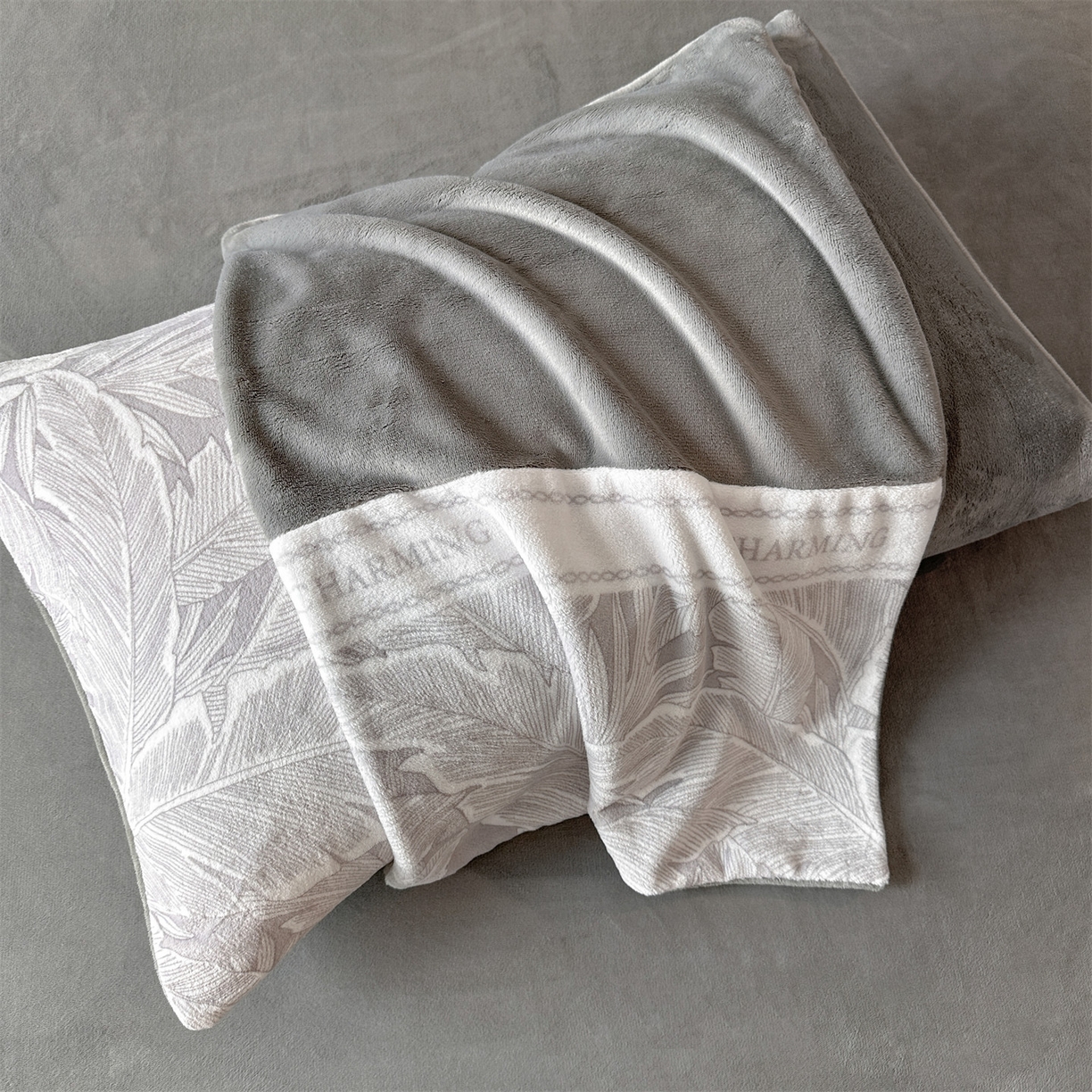 91家纺网 家纺一手货源 找家纺 梦幻之城 2025新款牛奶绒刺绣款四件套-苏缦 经典灰