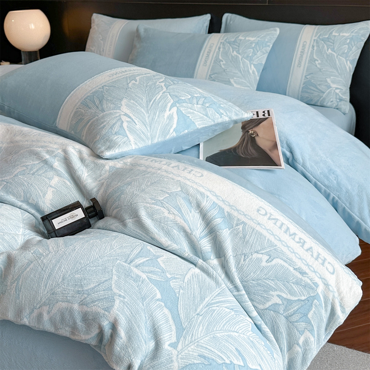 91家纺网 家纺一手货源 找家纺 梦幻之城 2025新款牛奶绒刺绣款四件套-苏缦 天空蓝