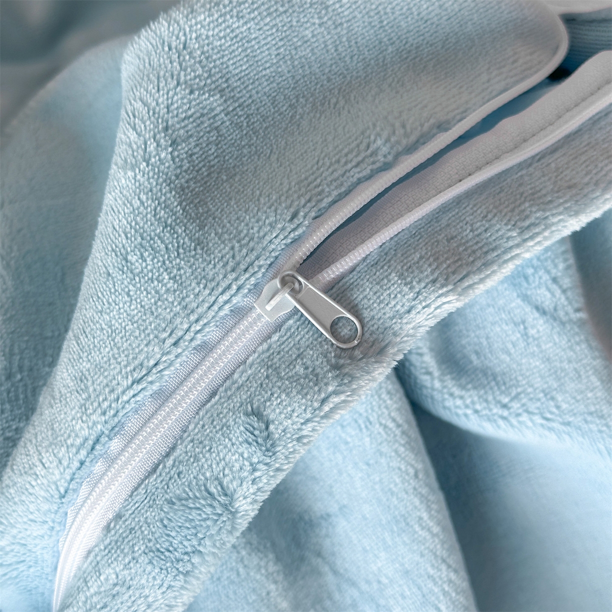 91家纺网 家纺一手货源 找家纺 梦幻之城 2025新款牛奶绒刺绣款四件套-苏缦 天空蓝