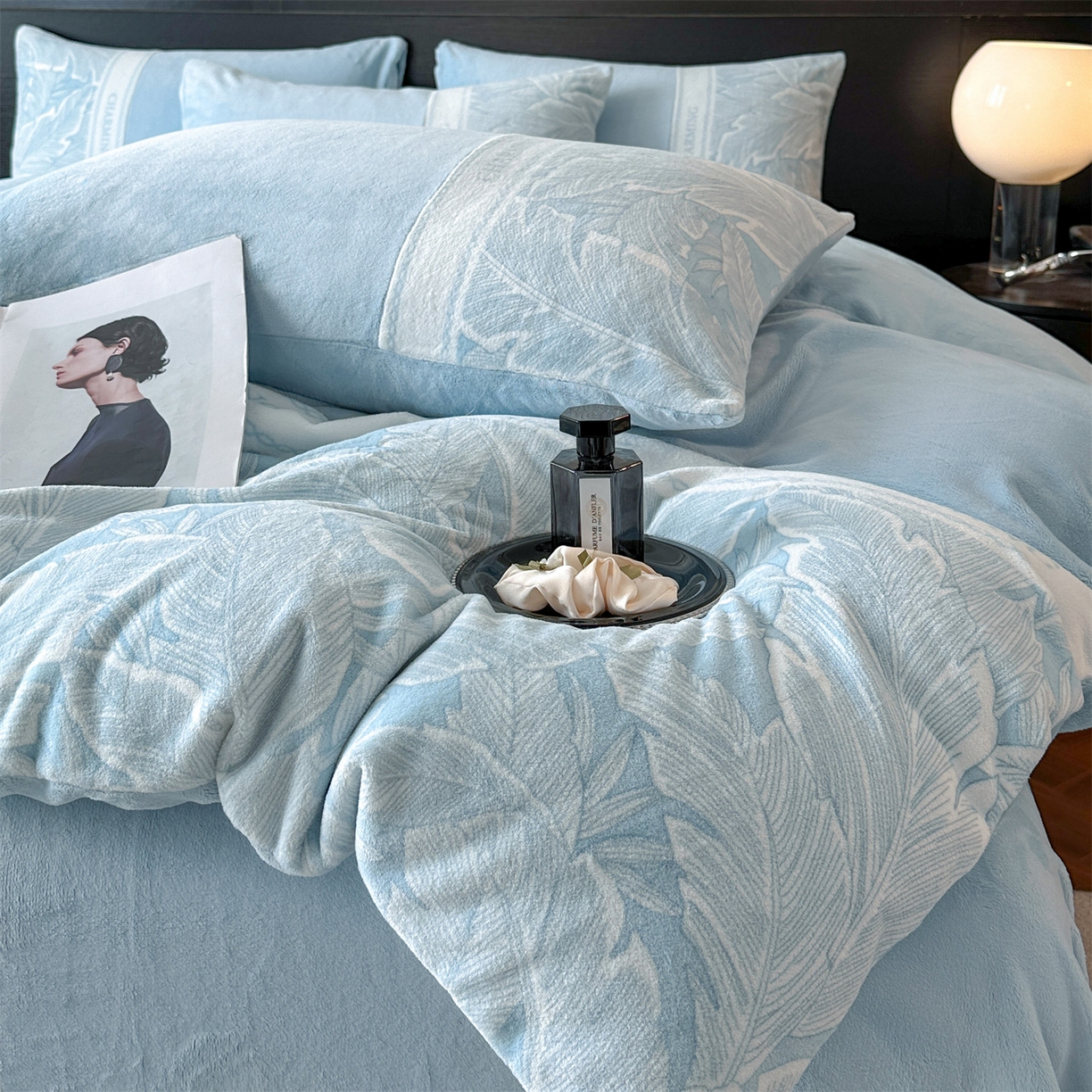 91家纺网 家纺一手货源 找家纺 梦幻之城 2025新款牛奶绒刺绣款四件套-苏缦 天空蓝