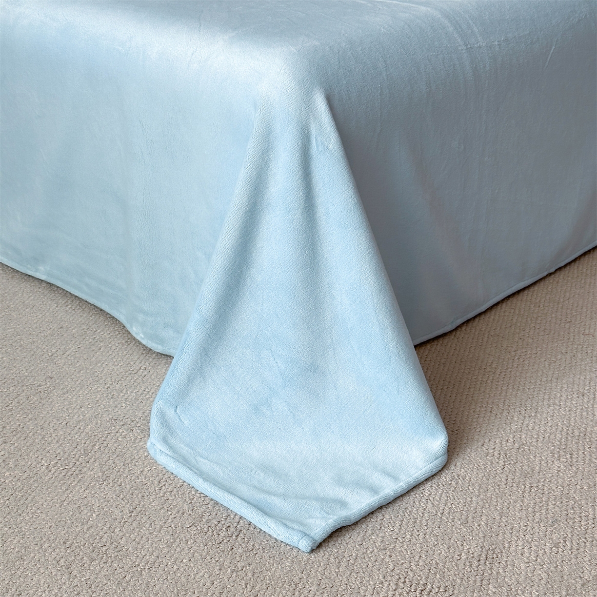 91家纺网 家纺一手货源 找家纺 梦幻之城 2025新款牛奶绒刺绣款四件套-苏缦 天空蓝