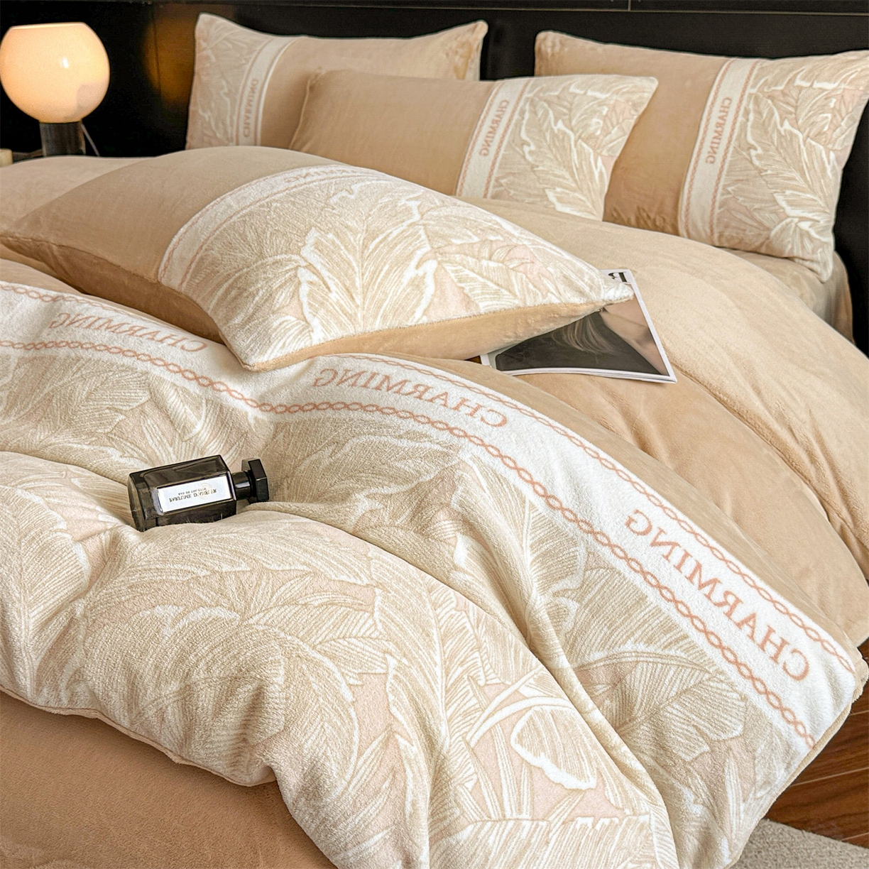 91家纺网 家纺一手货源 找家纺 梦幻之城 2025新款牛奶绒刺绣款四件套-苏缦 香槟色