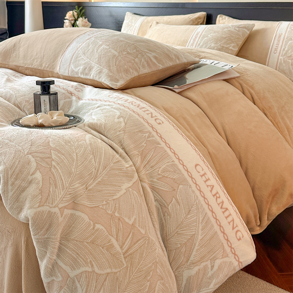 91家纺网 家纺一手货源 找家纺 梦幻之城 2025新款牛奶绒刺绣款四件套-苏缦 香槟色