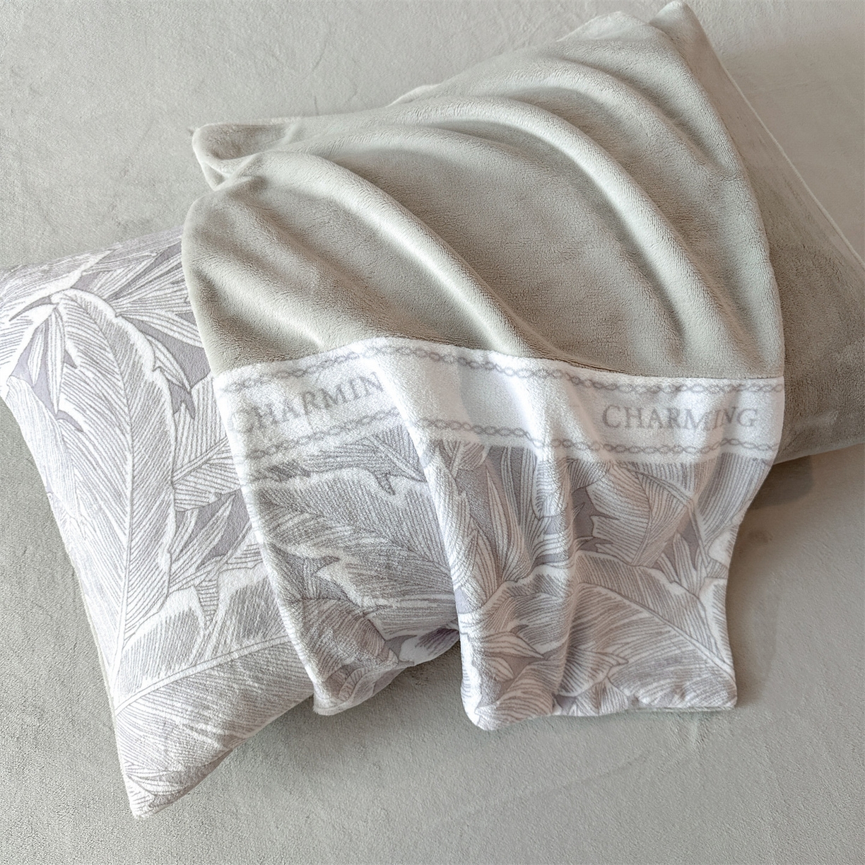 91家纺网 家纺一手货源 找家纺 梦幻之城 2025新款牛奶绒刺绣款四件套-苏缦 香草灰