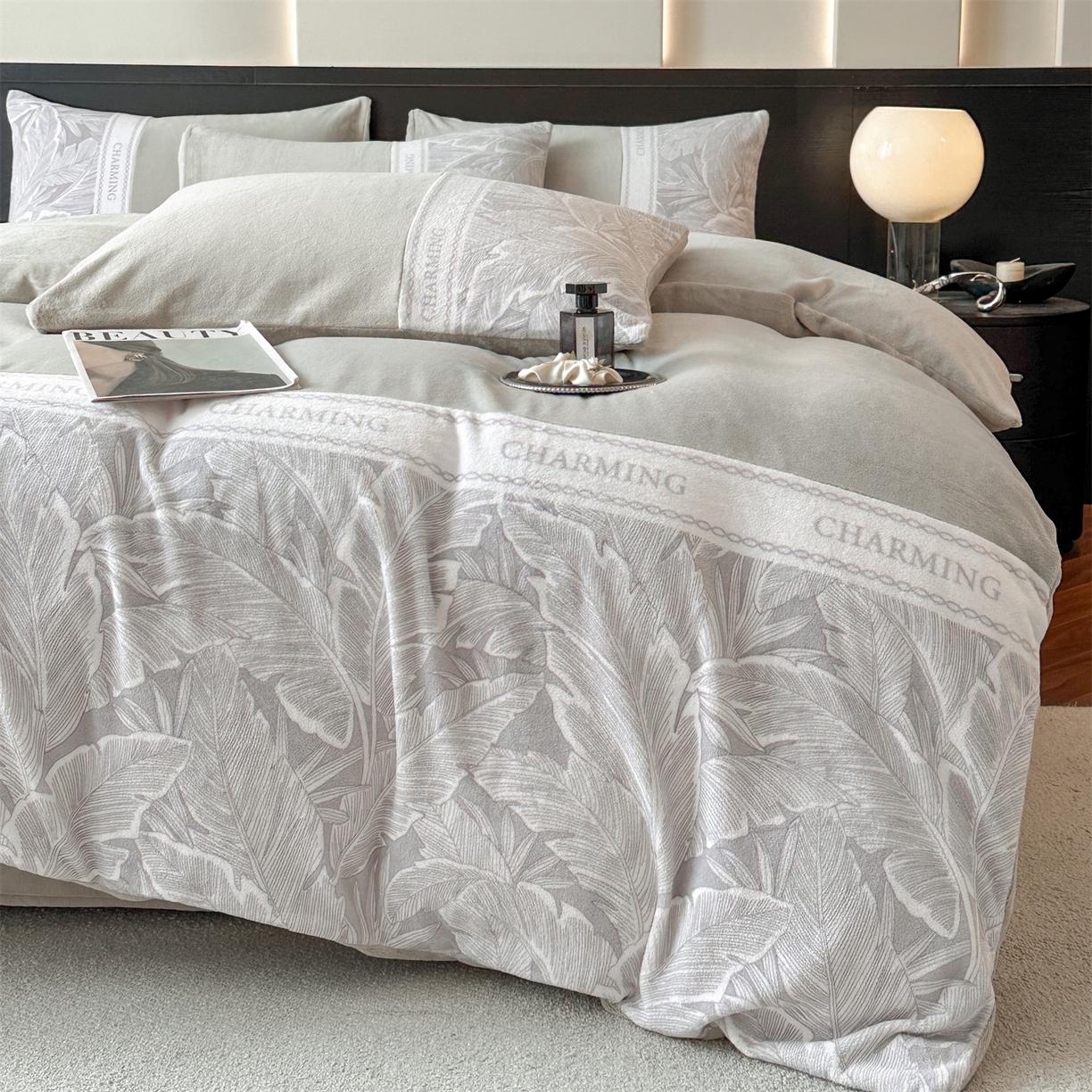 91家纺网 家纺一手货源 找家纺 梦幻之城 2025新款牛奶绒刺绣款四件套-苏缦 香草灰