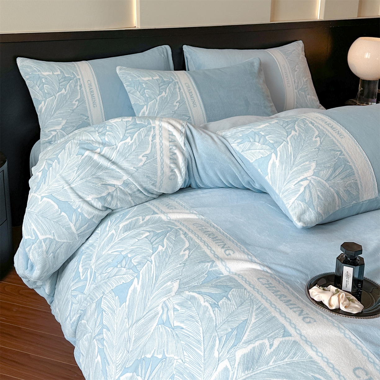 91家纺网 家纺一手货源 找家纺 梦幻之城 2025新款牛奶绒刺绣款四件套-苏缦 天空蓝