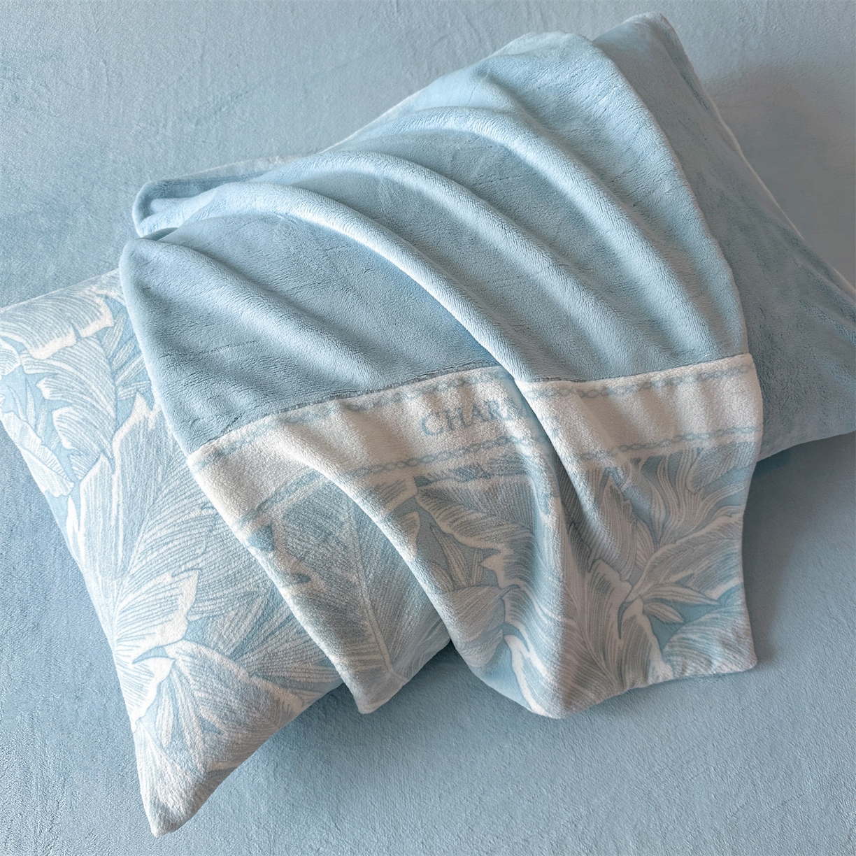 91家纺网 家纺一手货源 找家纺 梦幻之城 2025新款牛奶绒刺绣款四件套-苏缦 天空蓝