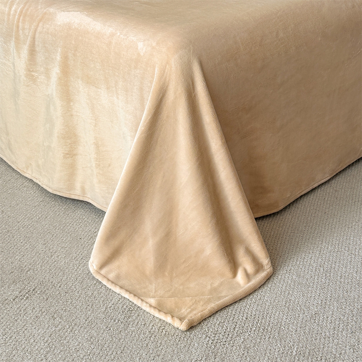 91家纺网 家纺一手货源 找家纺 梦幻之城 2025新款牛奶绒刺绣款四件套-苏缦 香槟色