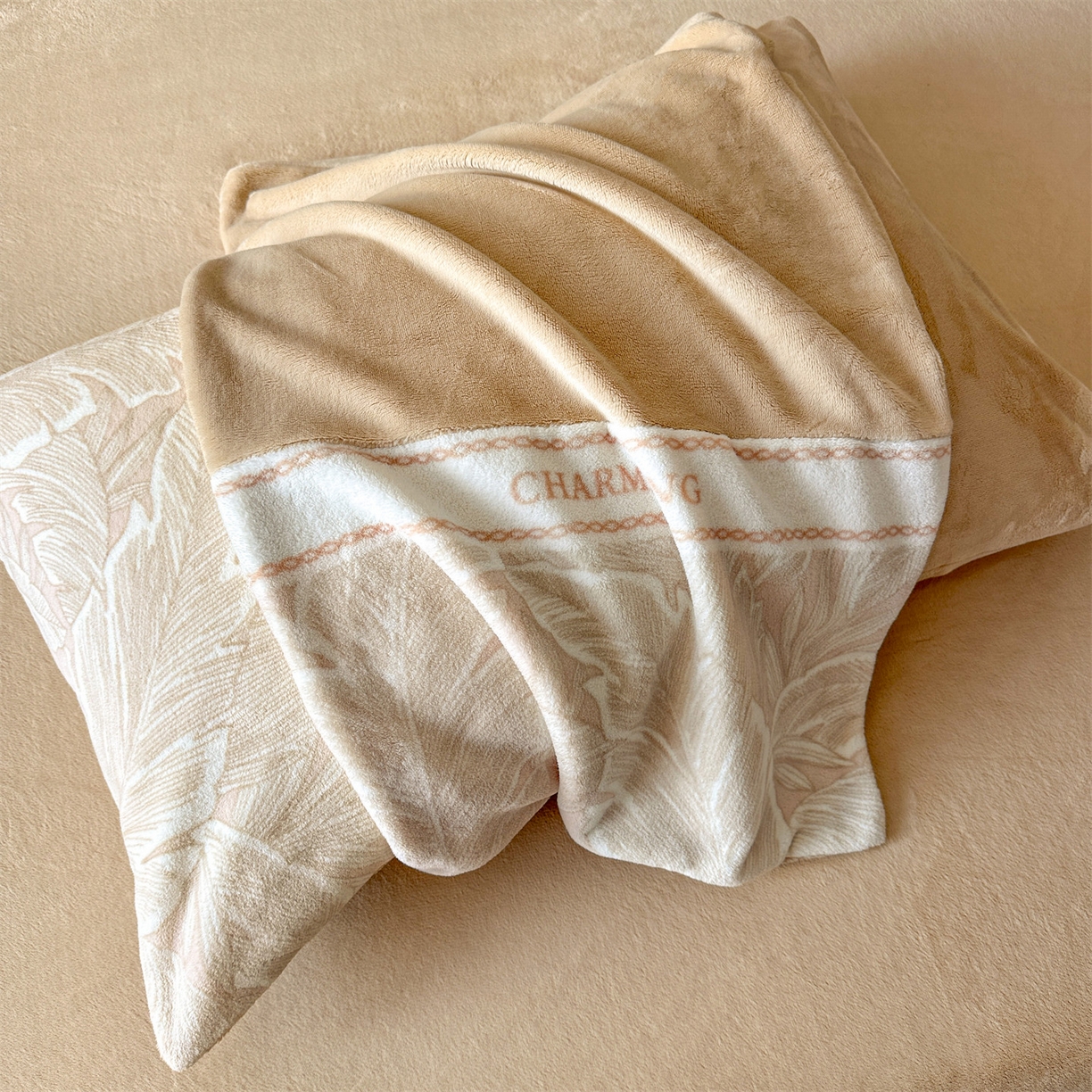 91家纺网 家纺一手货源 找家纺 梦幻之城 2025新款牛奶绒刺绣款四件套-苏缦 香槟色