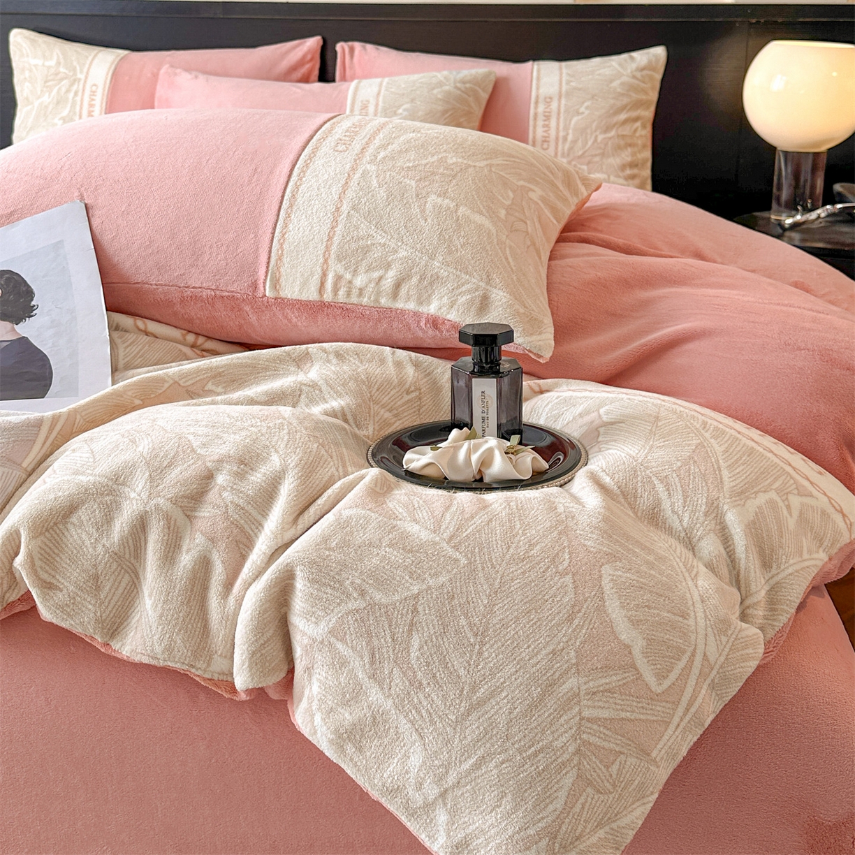 91家纺网 家纺一手货源 找家纺 梦幻之城 2025新款牛奶绒刺绣款四件套-苏缦 苏缦-橙意粉