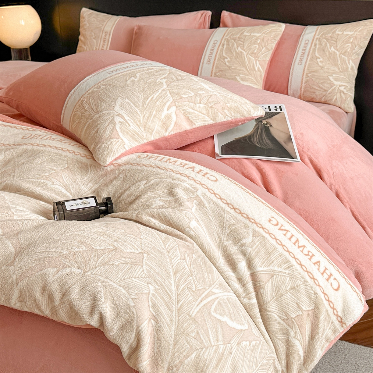 91家纺网 家纺一手货源 找家纺 梦幻之城 2025新款牛奶绒刺绣款四件套-苏缦 苏缦-橙意粉