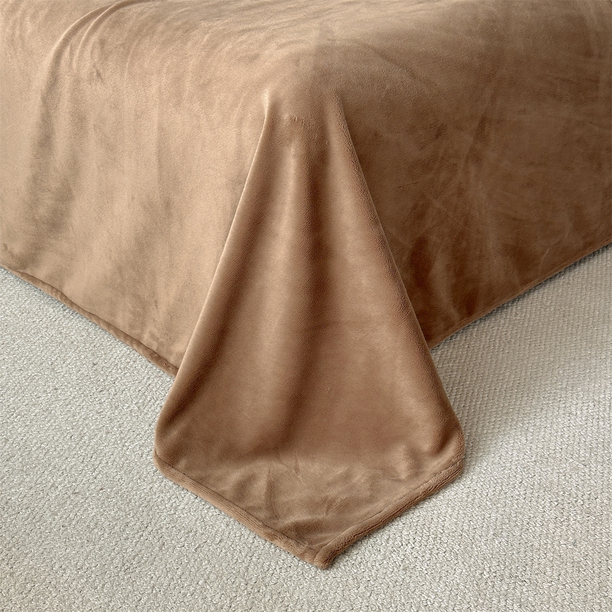 91家纺网 家纺一手货源 找家纺 梦幻之城 2025新款牛奶绒刺绣款四件套-苏缦 摩卡棕