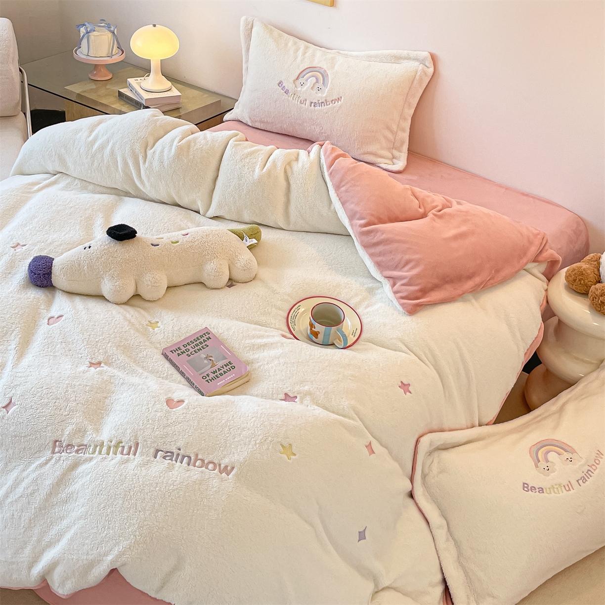 91家纺网 家纺一手货源 找家纺 （总）梦幻之城 2025新款牛奶绒四件套洛可可-朵绒系列