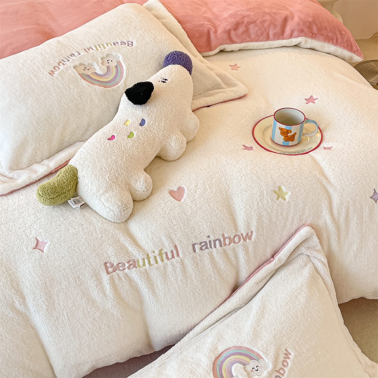 91家纺网 家纺一手货源 找家纺 （总）梦幻之城 2025新款牛奶绒四件套洛可可-朵绒系列