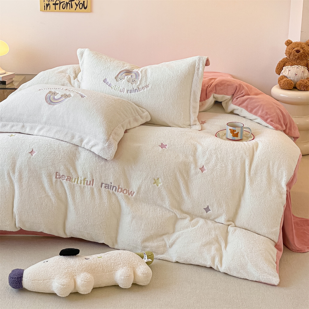 91家纺网 家纺一手货源 找家纺 （总）梦幻之城 2025新款牛奶绒四件套洛可可-朵绒系列