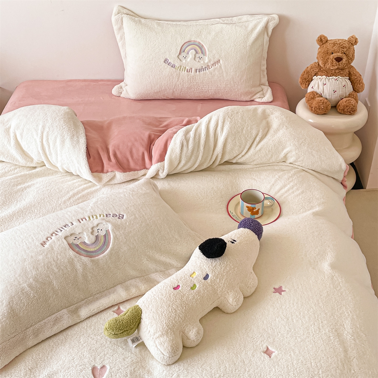 91家纺网 家纺一手货源 找家纺 （总）梦幻之城 2025新款牛奶绒四件套洛可可-朵绒系列