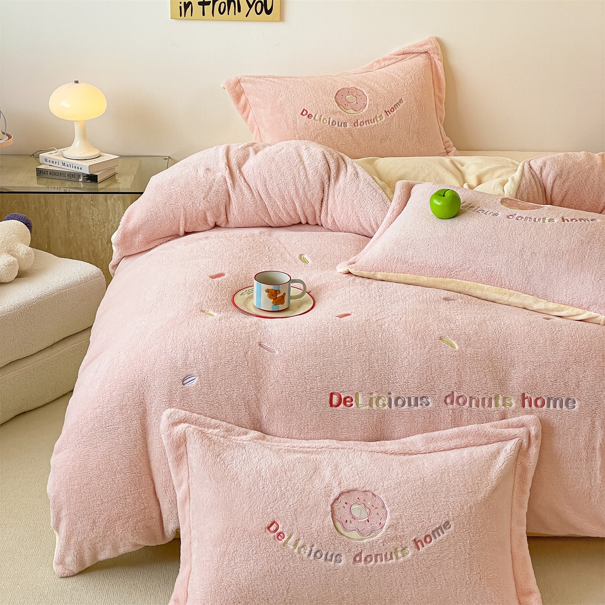 91家纺网 家纺一手货源 找家纺 （总）梦幻之城 2025新款牛奶绒四件套洛可可-朵绒系列