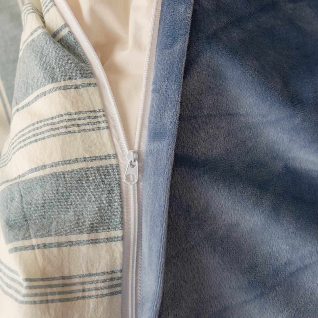 91家纺网 家纺一手货源 找家纺 雯雨家纺 2025新款一面全棉一面牛奶绒可拆洗冬被被子被芯春秋被被子被芯 棉绒-布莱格