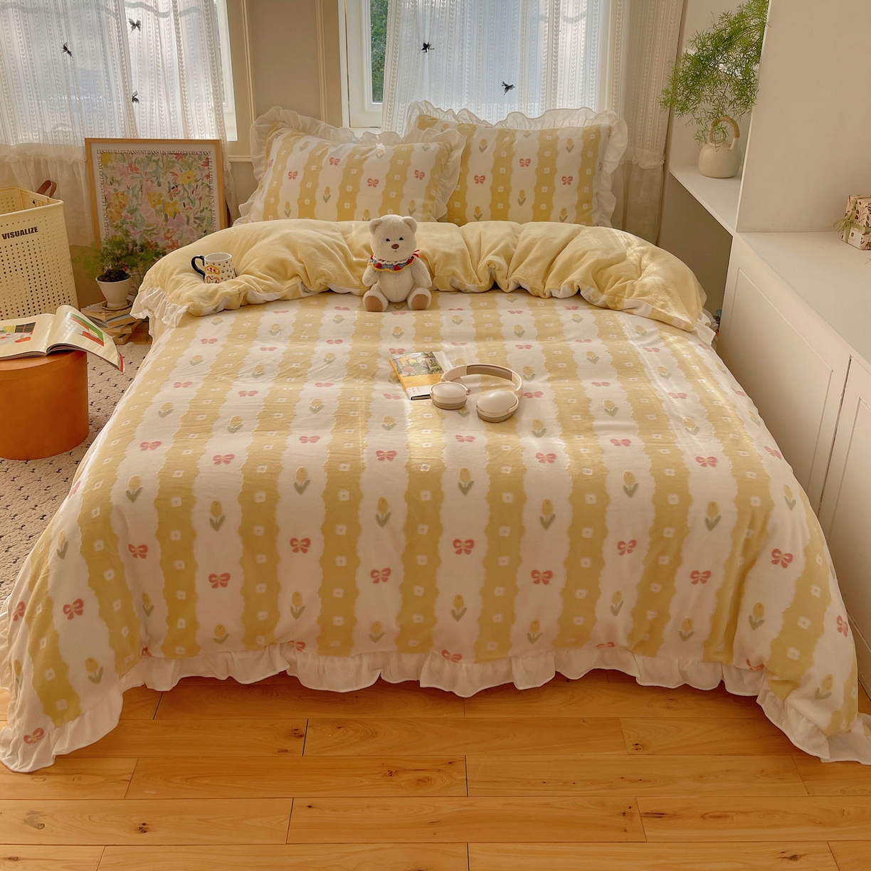 91家纺网 家纺一手货源 找家纺 三朵家纺 2025新款韩系花边雕花绒牛奶绒法莱绒四件套 恋花小经黄