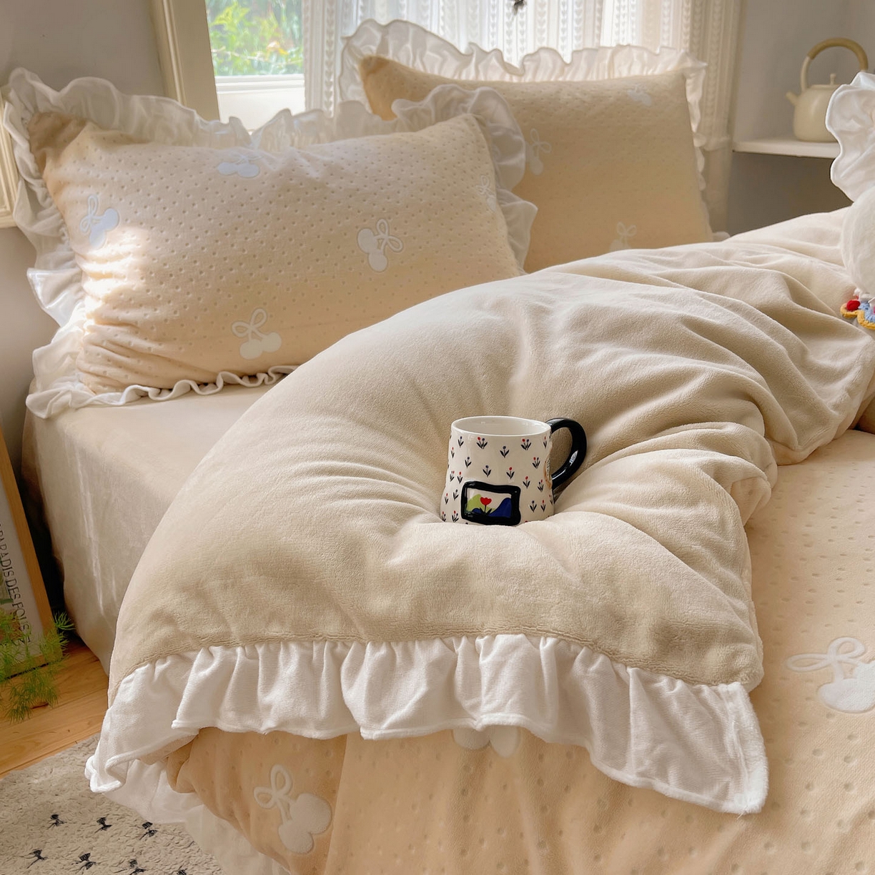 91家纺网 家纺一手货源 找家纺 （总）三朵家纺 2025新款韩系花边雕花绒牛奶绒法莱绒四件套