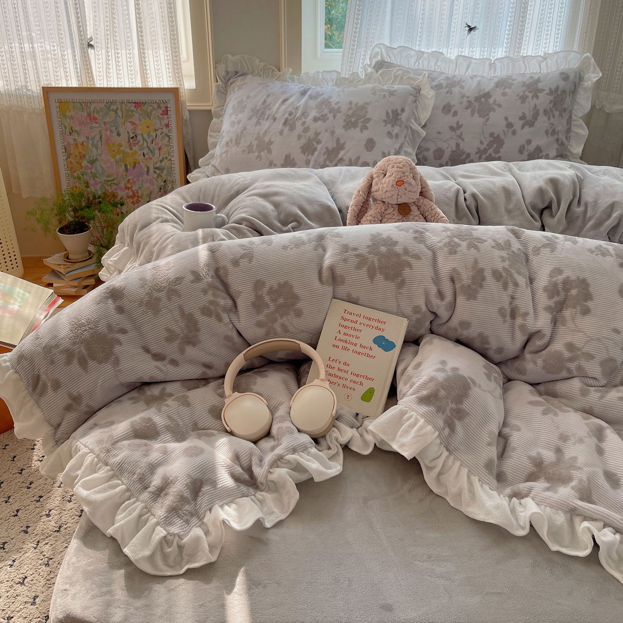 91家纺网 家纺一手货源 找家纺 三朵家纺 2025新款韩系花边雕花绒牛奶绒法莱绒四件套 蔷薇梦境