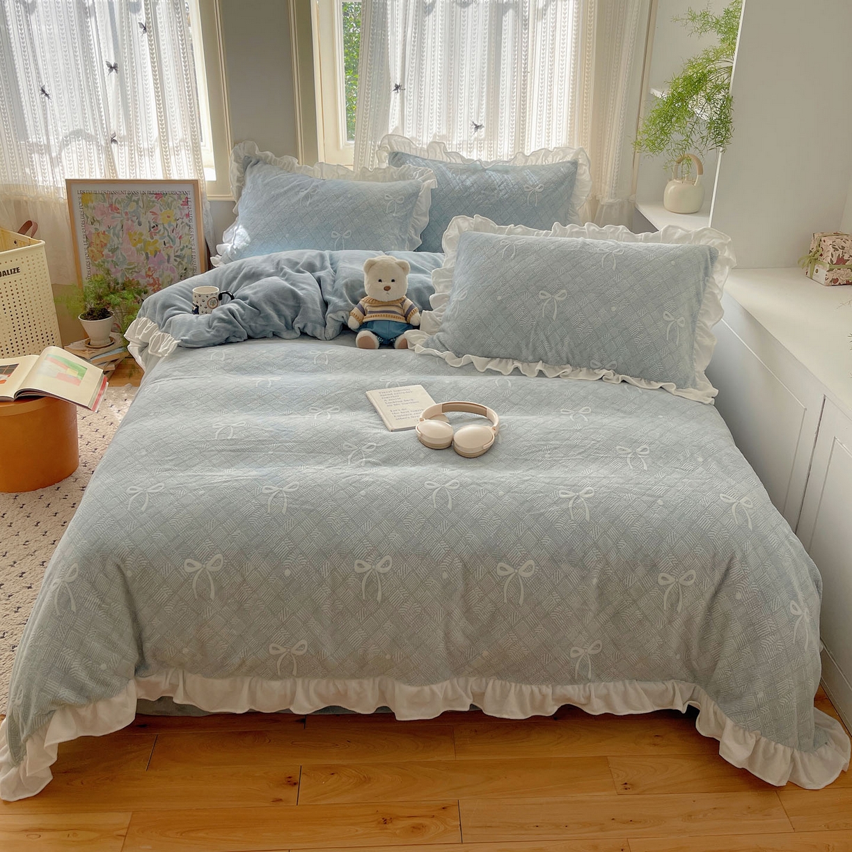 91家纺网 家纺一手货源 找家纺 三朵家纺 2025新款韩系花边雕花绒牛奶绒法莱绒四件套 拾光里里