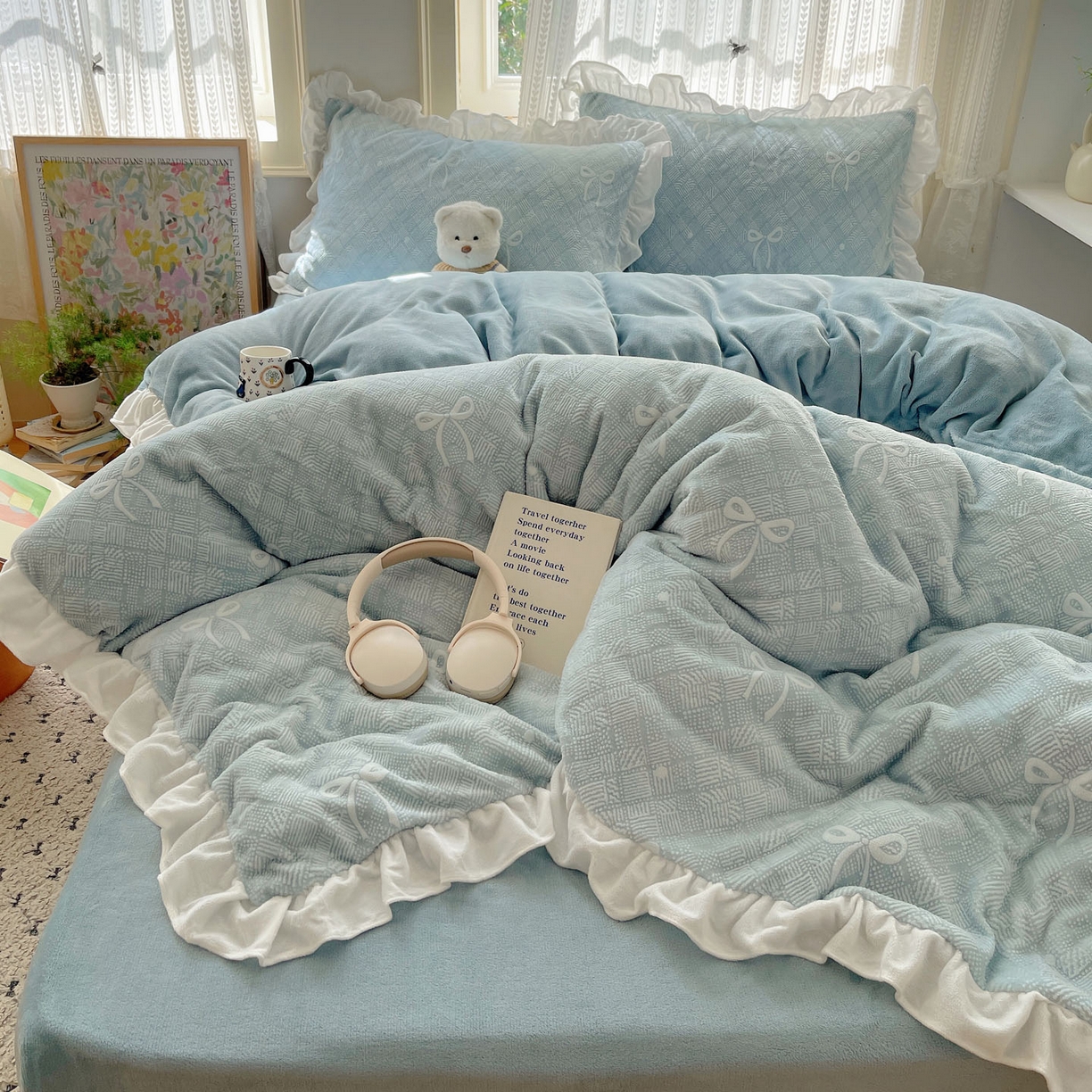 91家纺网 家纺一手货源 找家纺 三朵家纺 2025新款韩系花边雕花绒牛奶绒法莱绒四件套 拾光里里