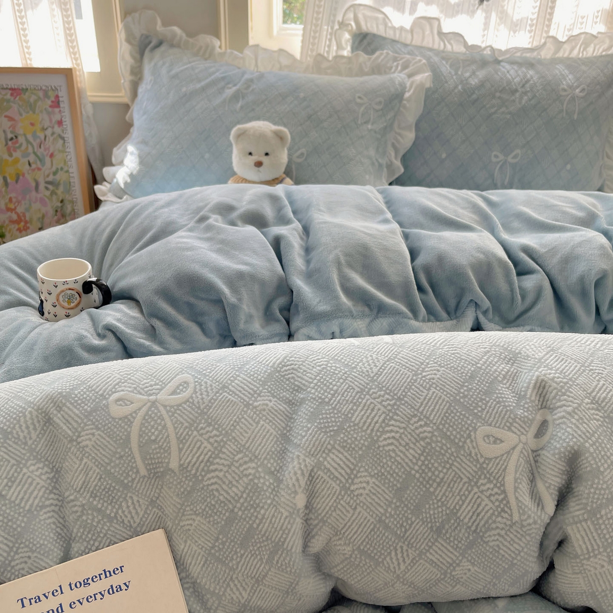 91家纺网 家纺一手货源 找家纺 三朵家纺 2025新款韩系花边雕花绒牛奶绒法莱绒四件套 拾光里里