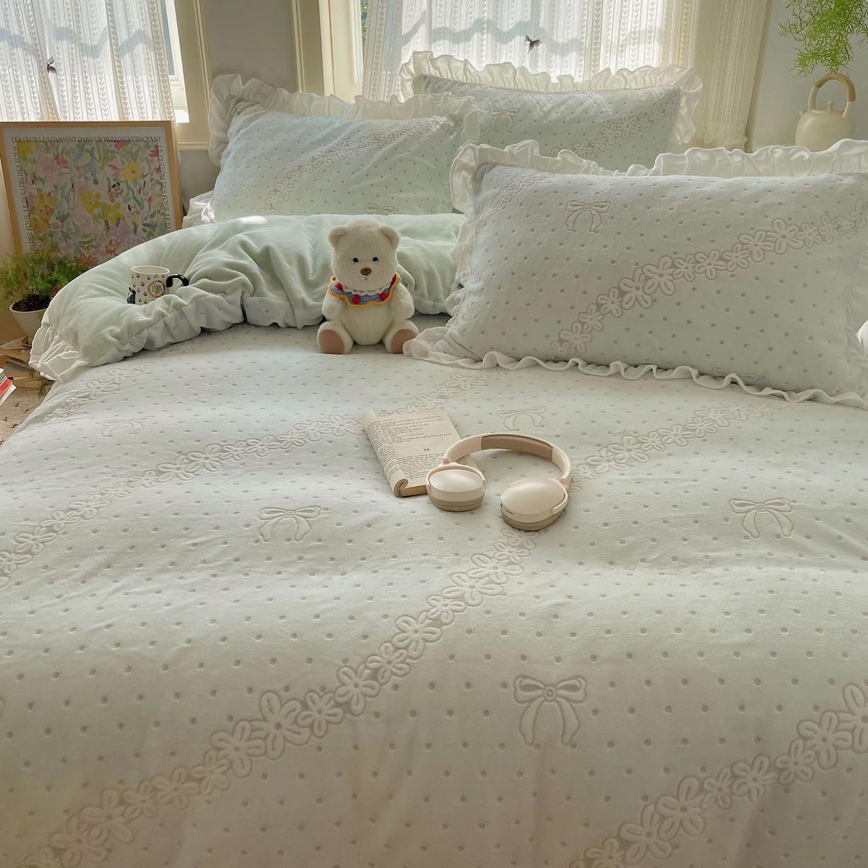 91家纺网 家纺一手货源 找家纺 三朵家纺 2025新款韩系花边雕花绒牛奶绒法莱绒四件套 海棠秘境