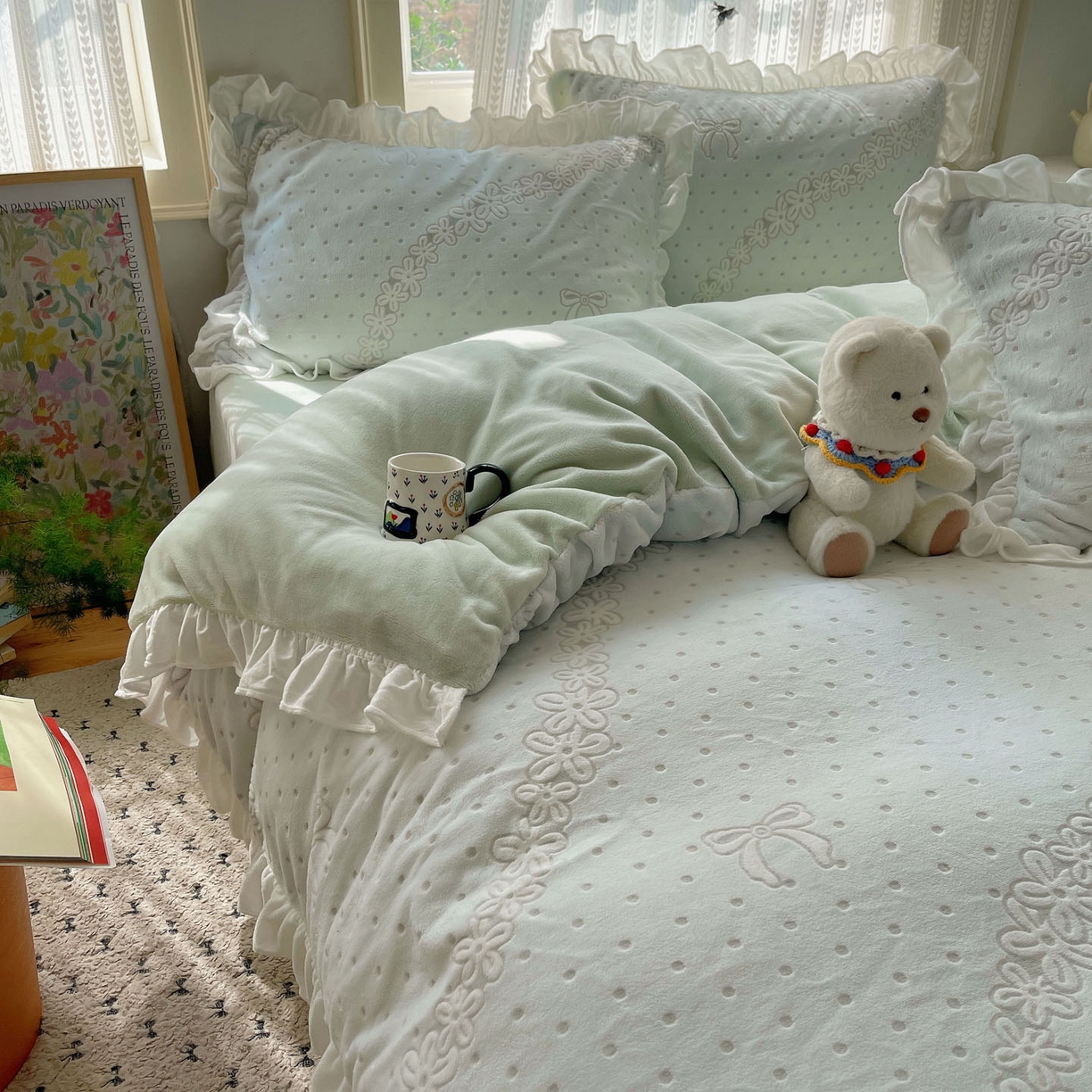 91家纺网 家纺一手货源 找家纺 三朵家纺 2025新款韩系花边雕花绒牛奶绒法莱绒四件套 海棠秘境