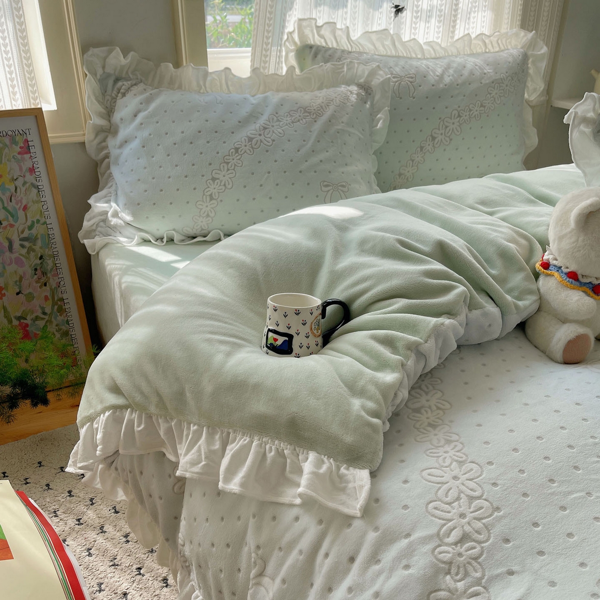 91家纺网 家纺一手货源 找家纺 三朵家纺 2025新款韩系花边雕花绒牛奶绒法莱绒四件套 海棠秘境